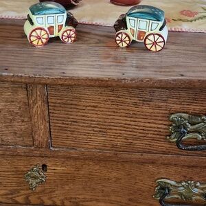Vintage 1950s Yellowstone Carriage Salt & Pepper Shakers Cork Stoppers